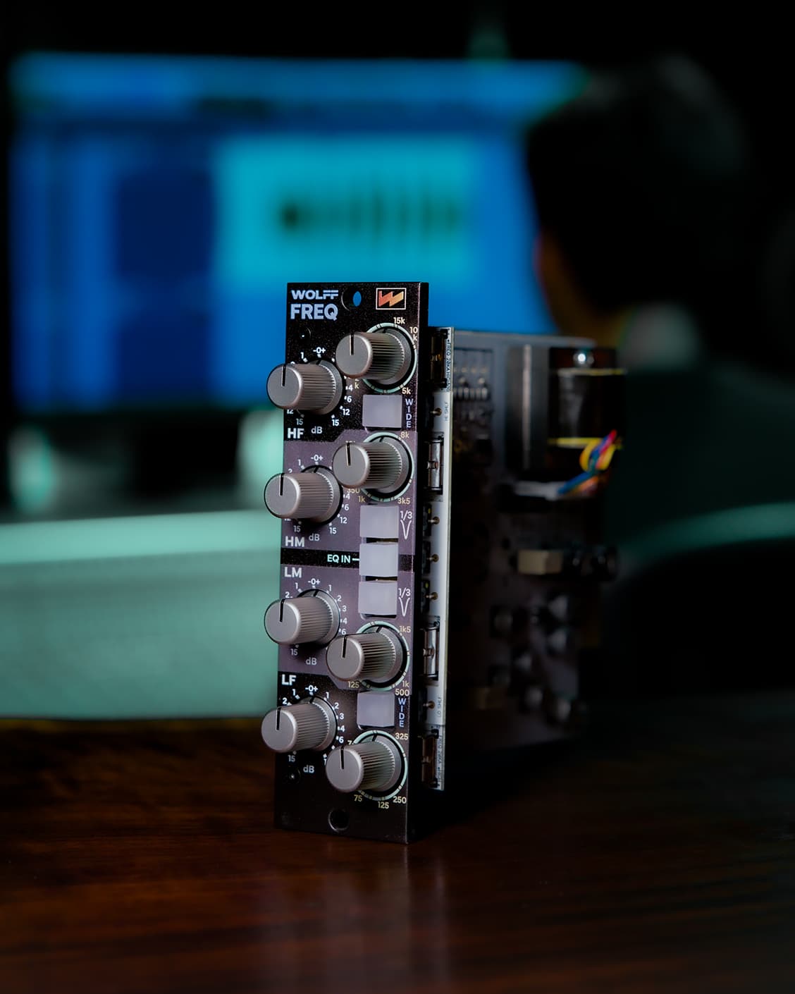 Four bands of proportional & parametric EQ.